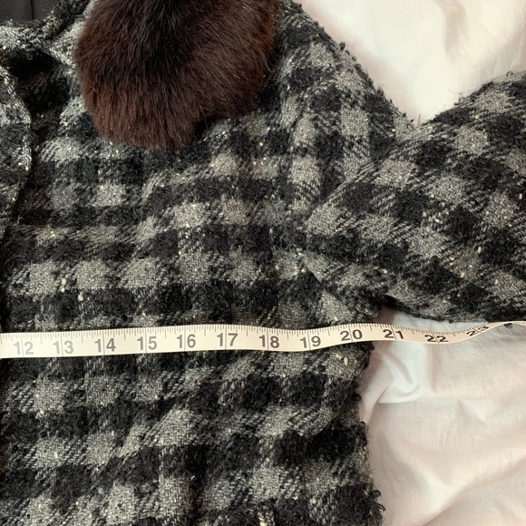 vintage 50s/60s long heavy coat, faux fur collar, no size tag see measurements - Picture 11 of 13